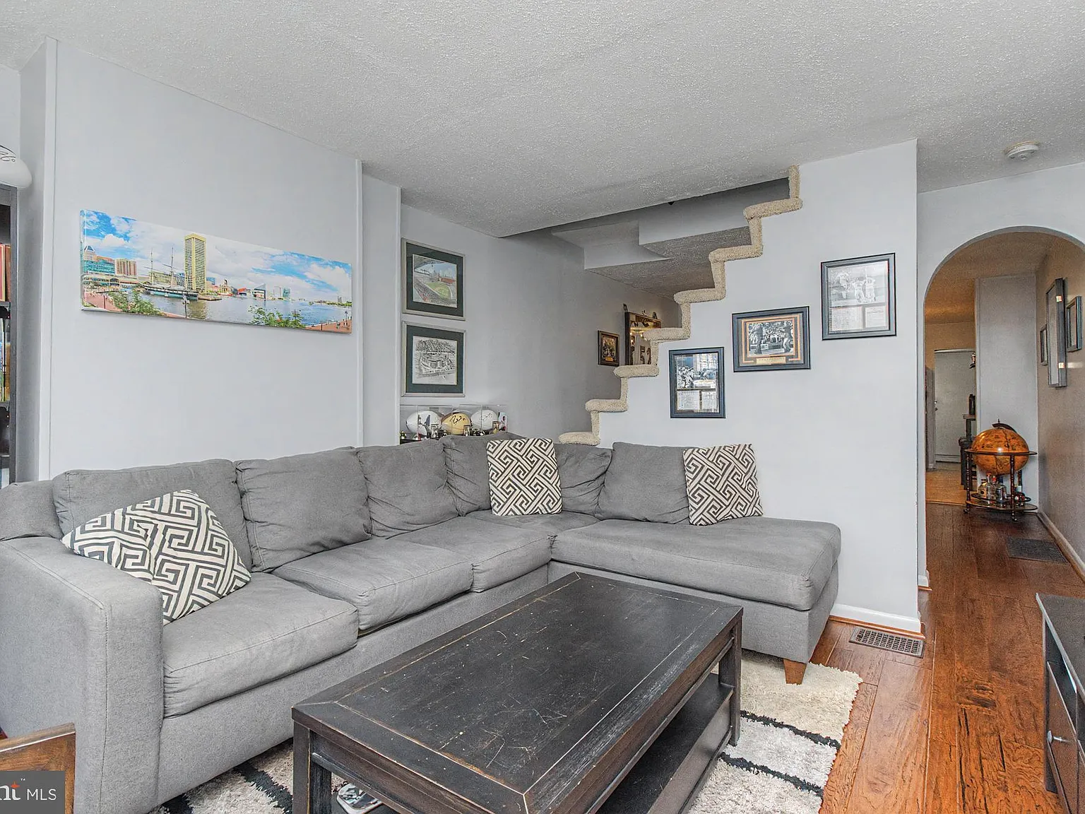 3 bed, 1.5 bath, 1196 sqft, $2,400 — Photo 3