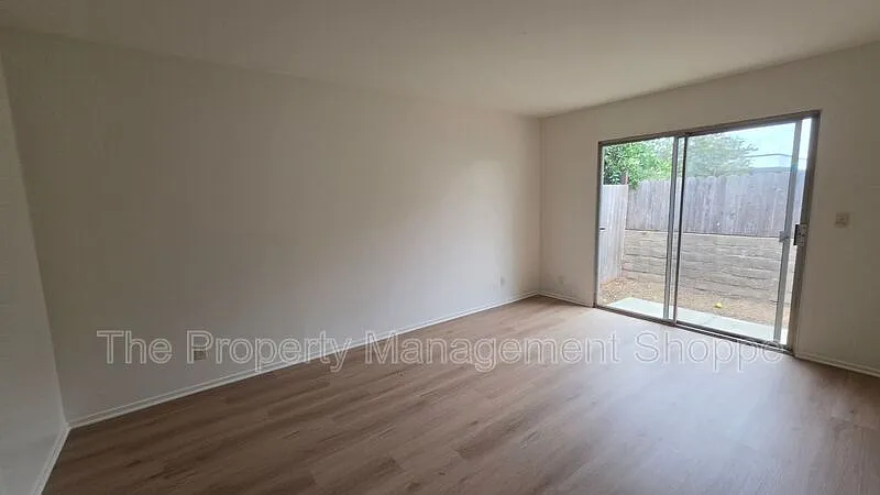 3 bed, 2.0 bath, 1449 sqft, $3,400 — Photo 3
