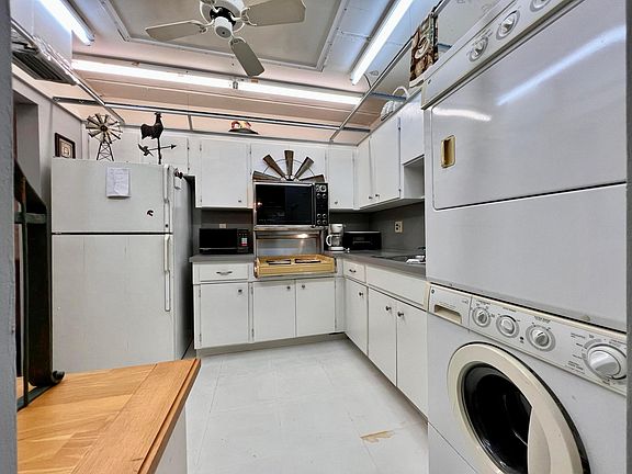 4th image of 103 Stratford H #A