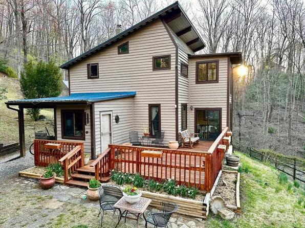 212 Rosy Branch Farm Rd, Black Mountain, NC 28711