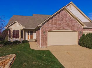 2 Alder Ct, Bloomington, IL
