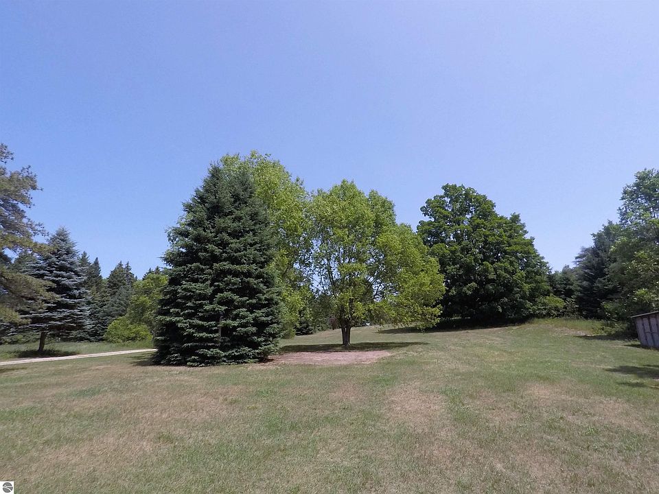 736 N 29th Rd, Cadillac, MI 49601 Zillow