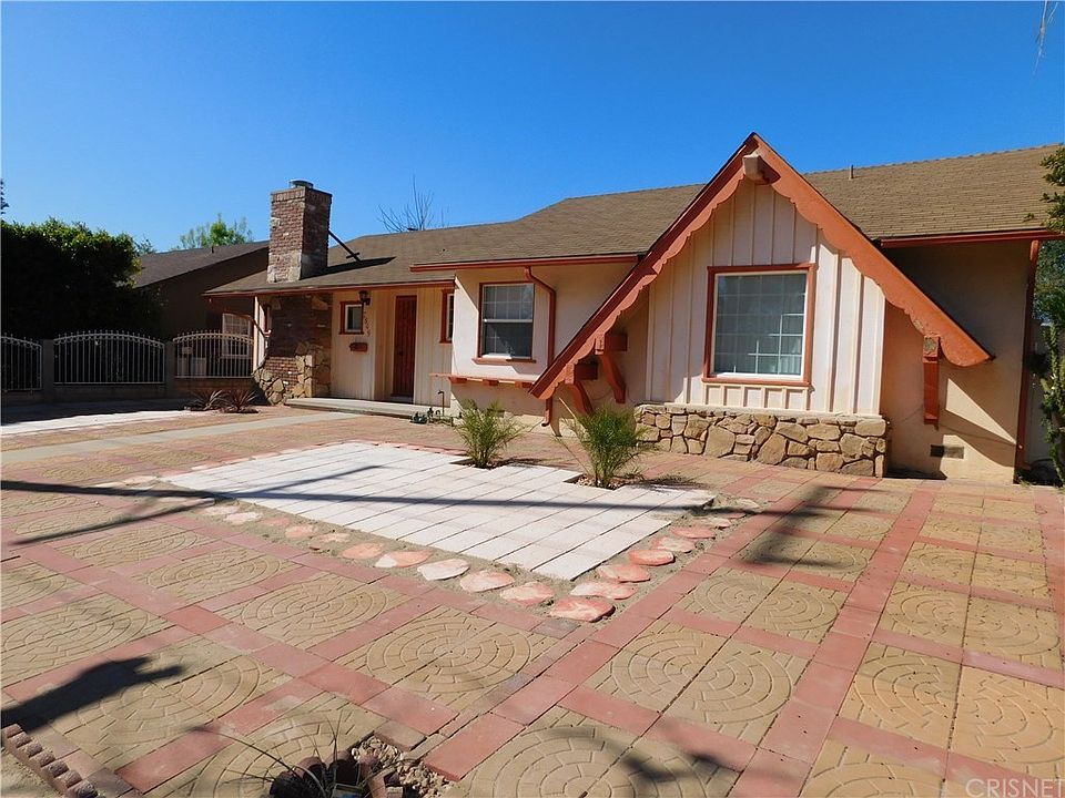 1st image of 7849 De Soto Ave