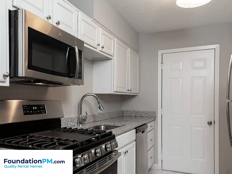 267 Greenlaw Ave #12 — Photo 3