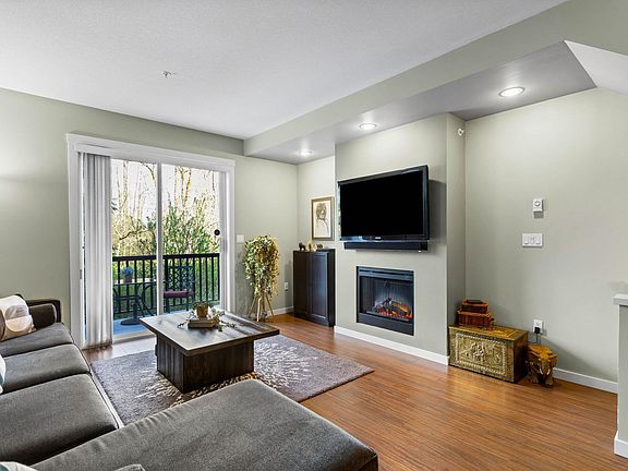 5th image of 2495 Davies Ave #25