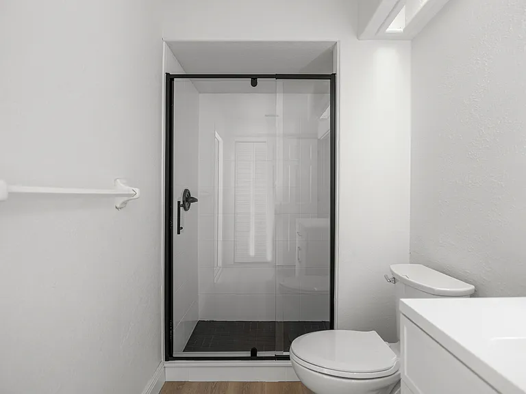 375 N Highview Ave — Photo 43