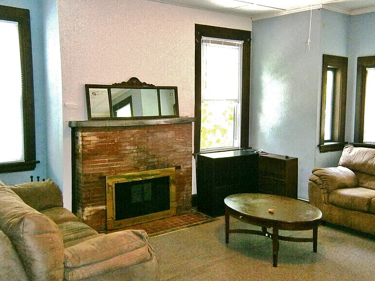 125 Highland Pl — Photo 8