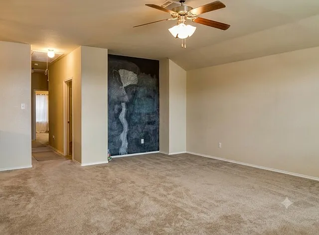415 Harding Ln — Photo 11
