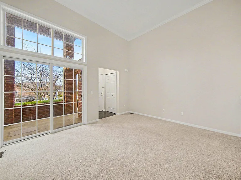 2738 Barclay Way — Photo 8