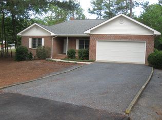 2 Lodge Pole Ln, Pinehurst, NC 28374