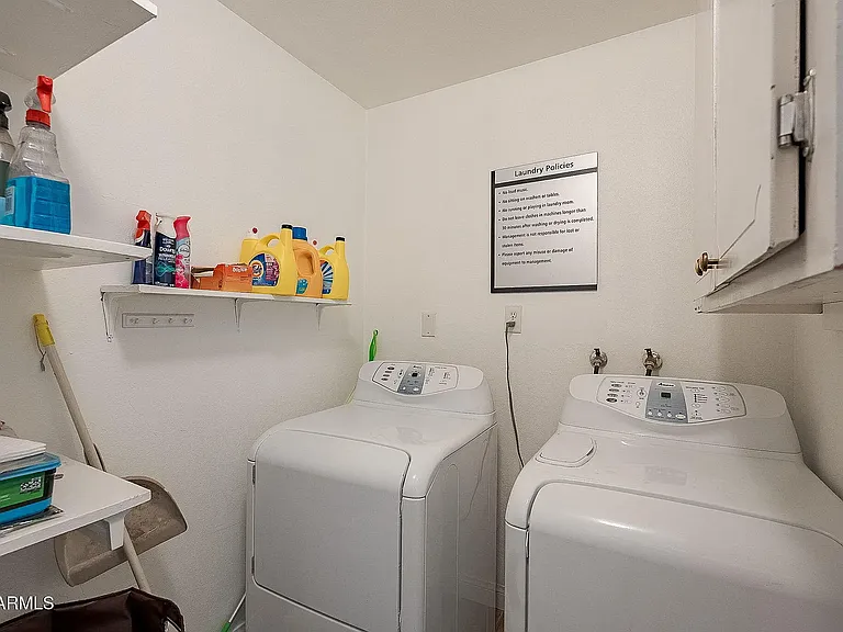 310 E Fremont Dr — Photo 11