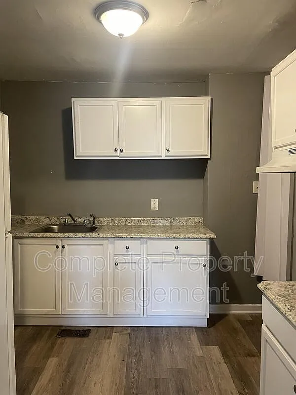3 bed, 1.0 bath, 1146 sqft, $1,175 — Photo 1