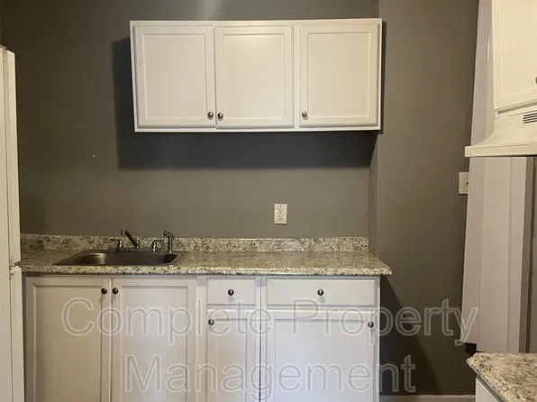 6629 Grasselli Rd, Fairfield, AL 35064