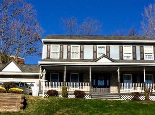 2941 Abbey Ln, South Park, PA