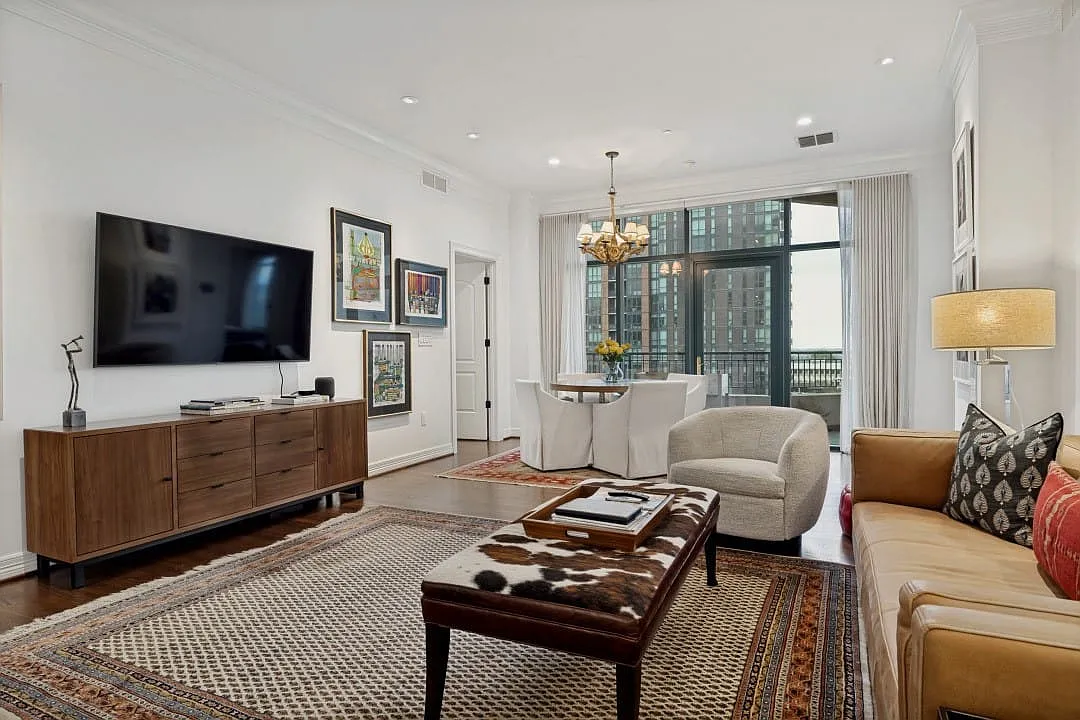 2 bed, 2.5 bath, 1932 sqft, $8,500 — Photo 2