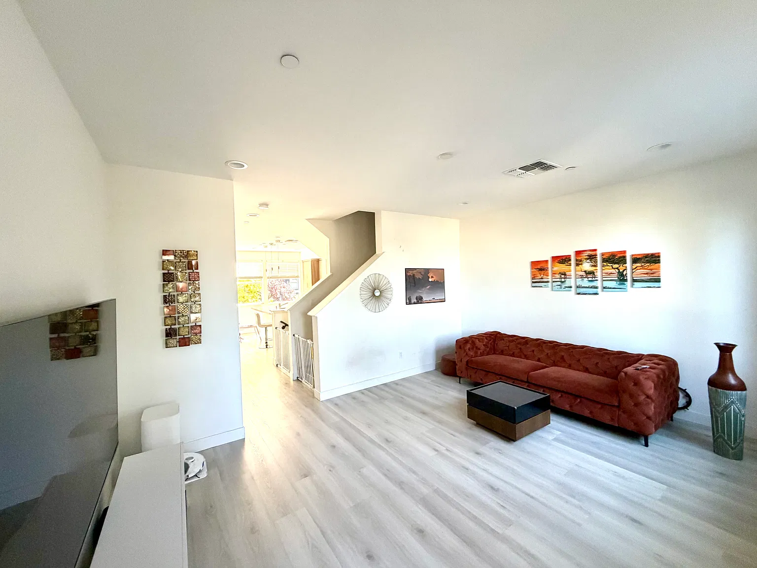2 bed, 2.5 bath, 1683 sqft, $4,200 — Photo 3