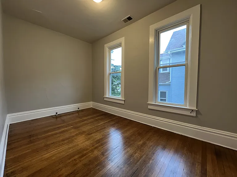 697 Wilson Ave — Photo 11
