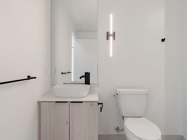 1185 Dupont St #1018 — Photo 20
