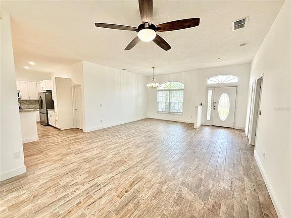 5th image of 231 STRATHMORE CIRCLE