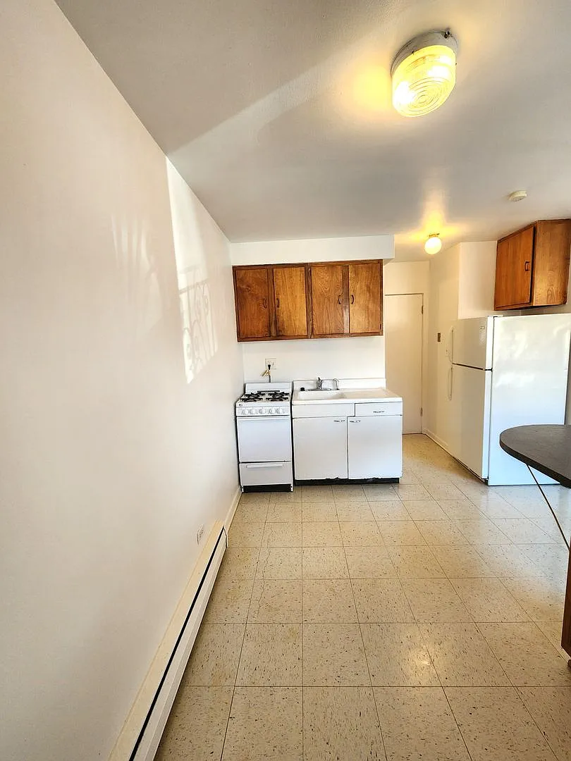 R.E.J. & Associates LLC. 2112 — Photo 2