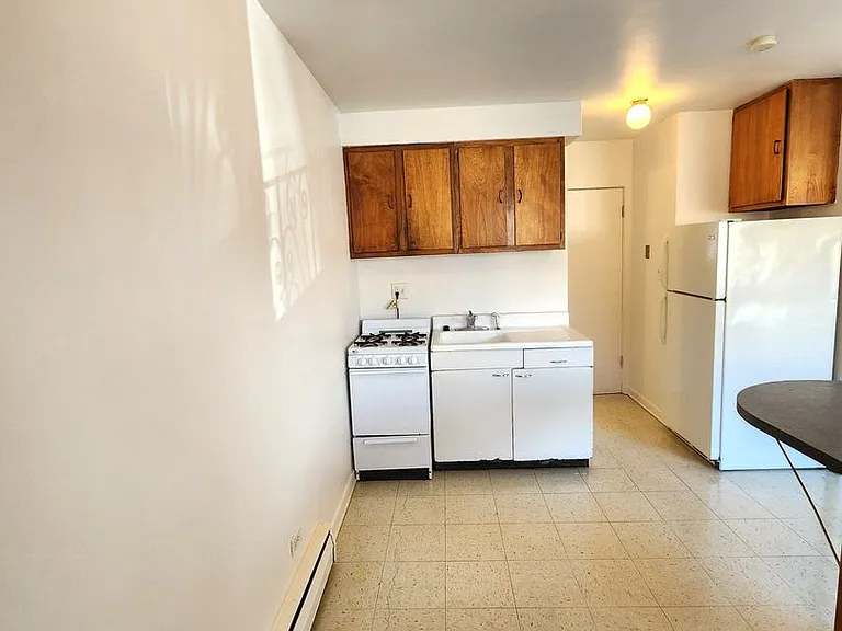 2112 S 17th Ave — Photo 2