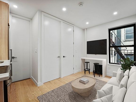 2nd image of 159 Prince St APT 19