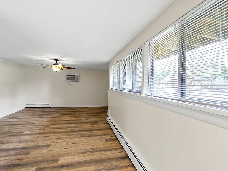 Clay Court Apartments — Photo 75