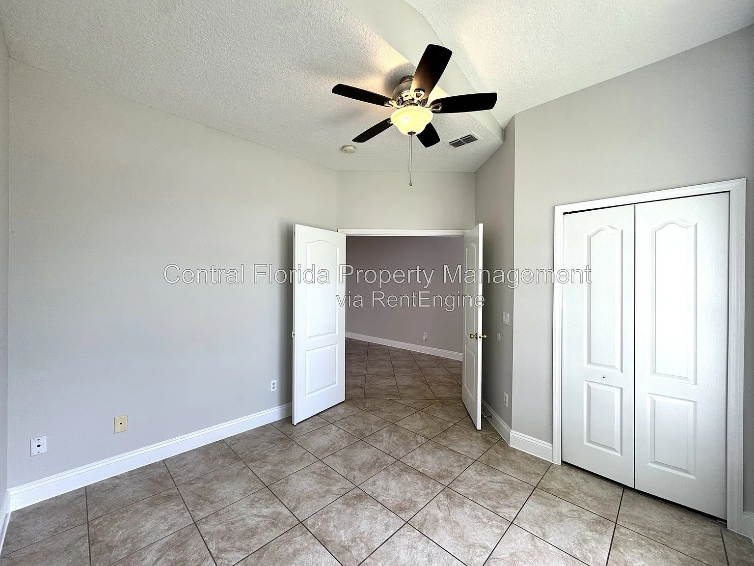 4 bed, 2.0 bath, 1739 sqft, $2,449 — Photo 4