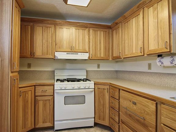 4th image of 1162 N Camelot Dr