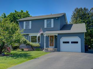 7 Michelle Ln, Schenectady, NY 12309