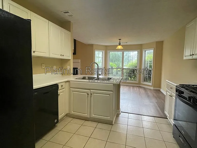 810 Camelon Ct — Photo 7