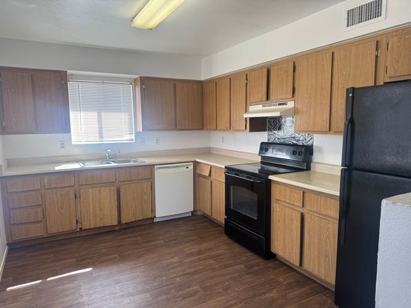 2118 W Belmont Ave #201