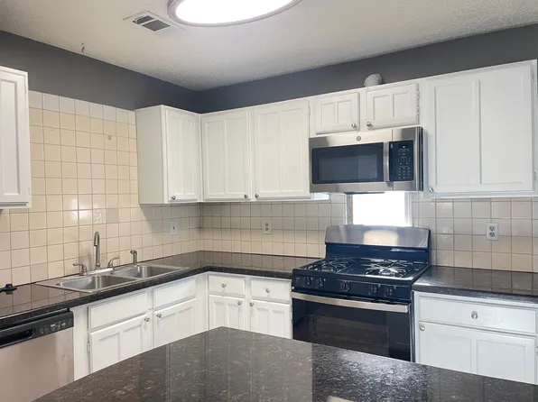 15807 Beechnut St, Houston, TX 77083