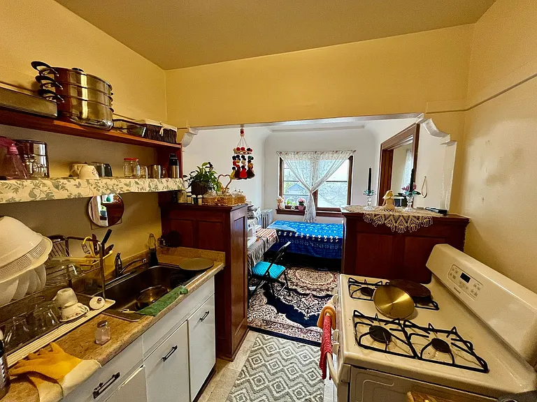 4455 N Oakland Ave — Photo 7
