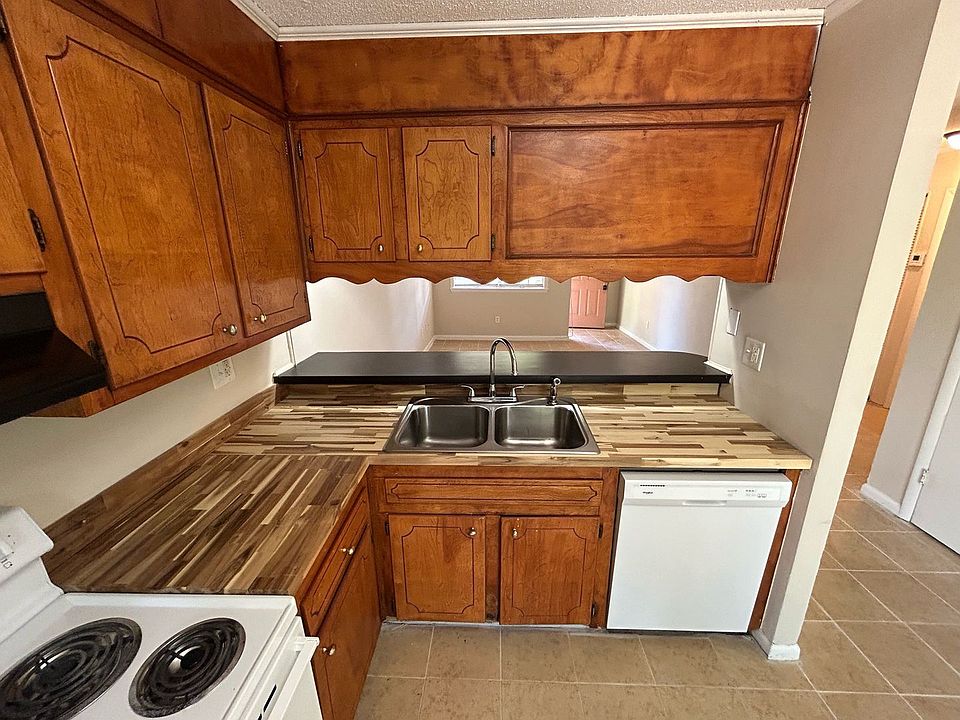 1st image of 2875-B Glenn Hills Cir