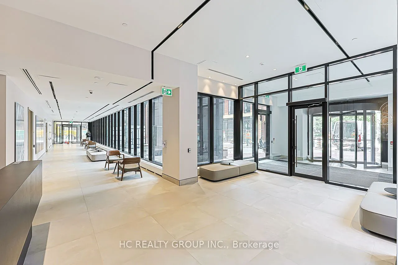 Burke Condos — Photo 4