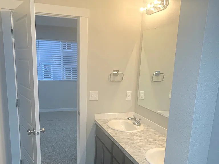5879 S Donaway Ave — Photo 11