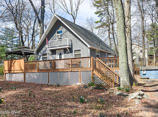 107 Snowshoe Dr, Dingmans Ferry, PA 18328