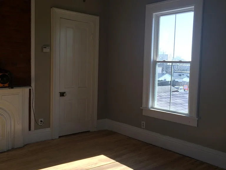 1852 Frankfort Ave #3 — Photo 3