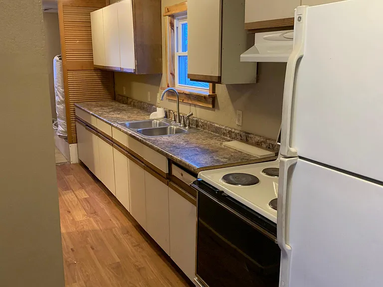 703 Maurice St #B — Photo 14
