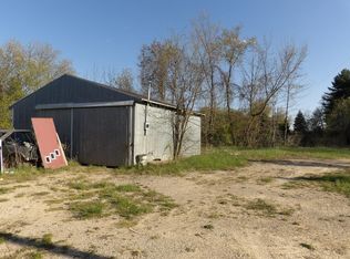 645 Perry Rd, Vermontville, MI 49096