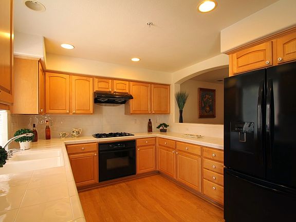 2nd image of 3281 Vineyard Park Way