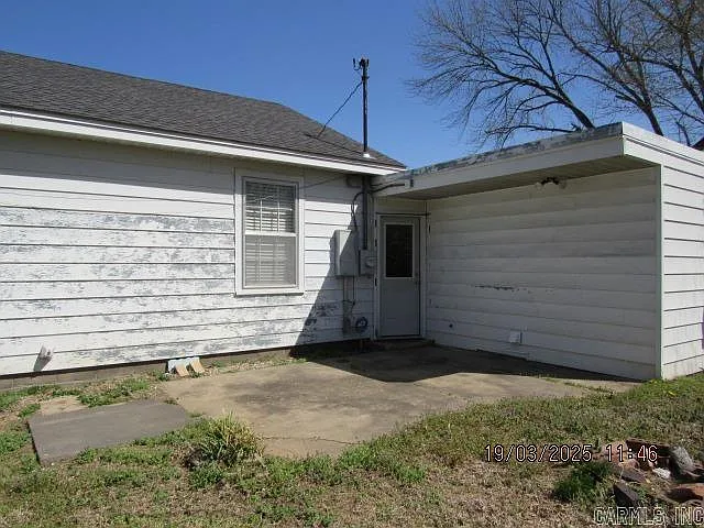 2113 Duncan St — Photo 14