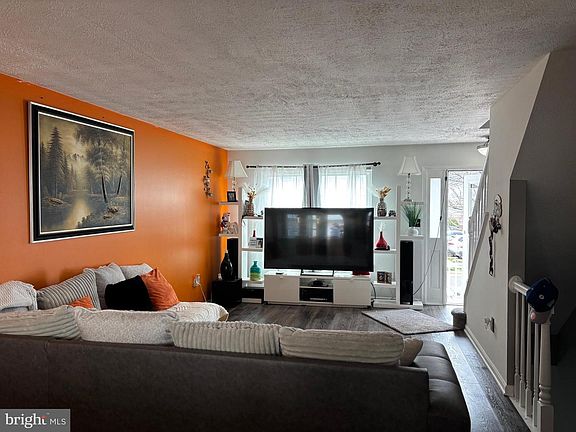 3rd image of 11048 Sentry Ridge Rd