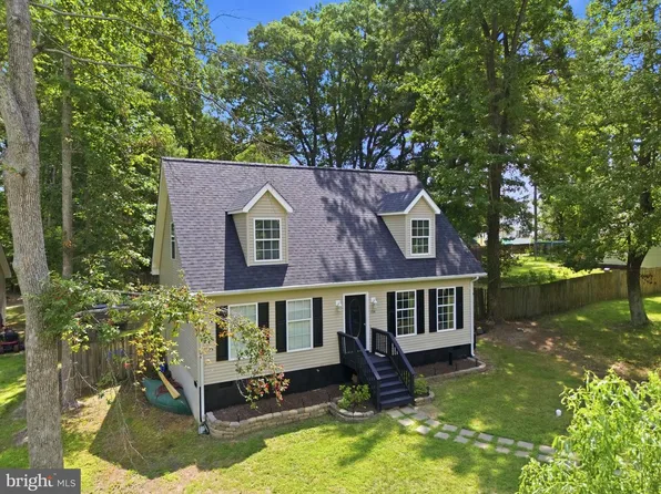 154 Woodmount Dr, Colonial Beach, VA 22443