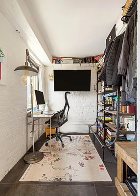 Office, photo 1