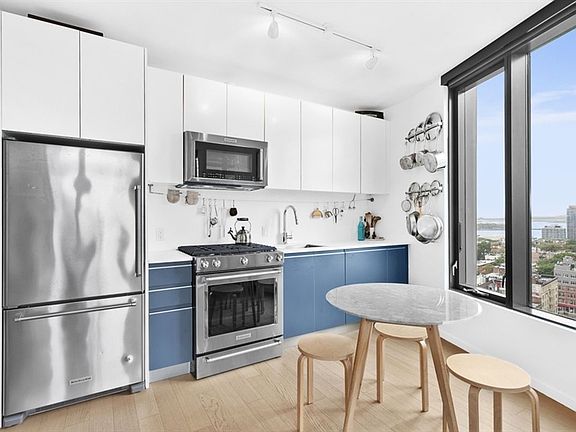 4th image of 415 Red Hook Ln APT 21C