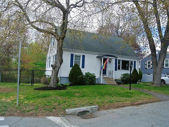 5th image of 4 Eden Park Dr