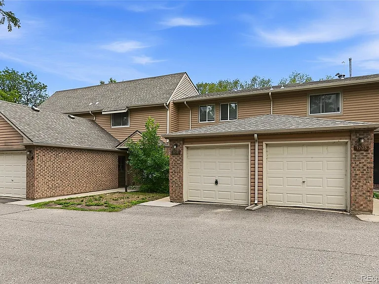 1910 Centaur Cir — Photo 3
