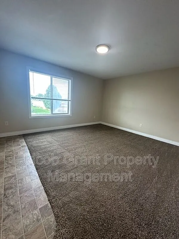 2 bed, 1.0 bath, 800 sqft, $930 — Photo 4